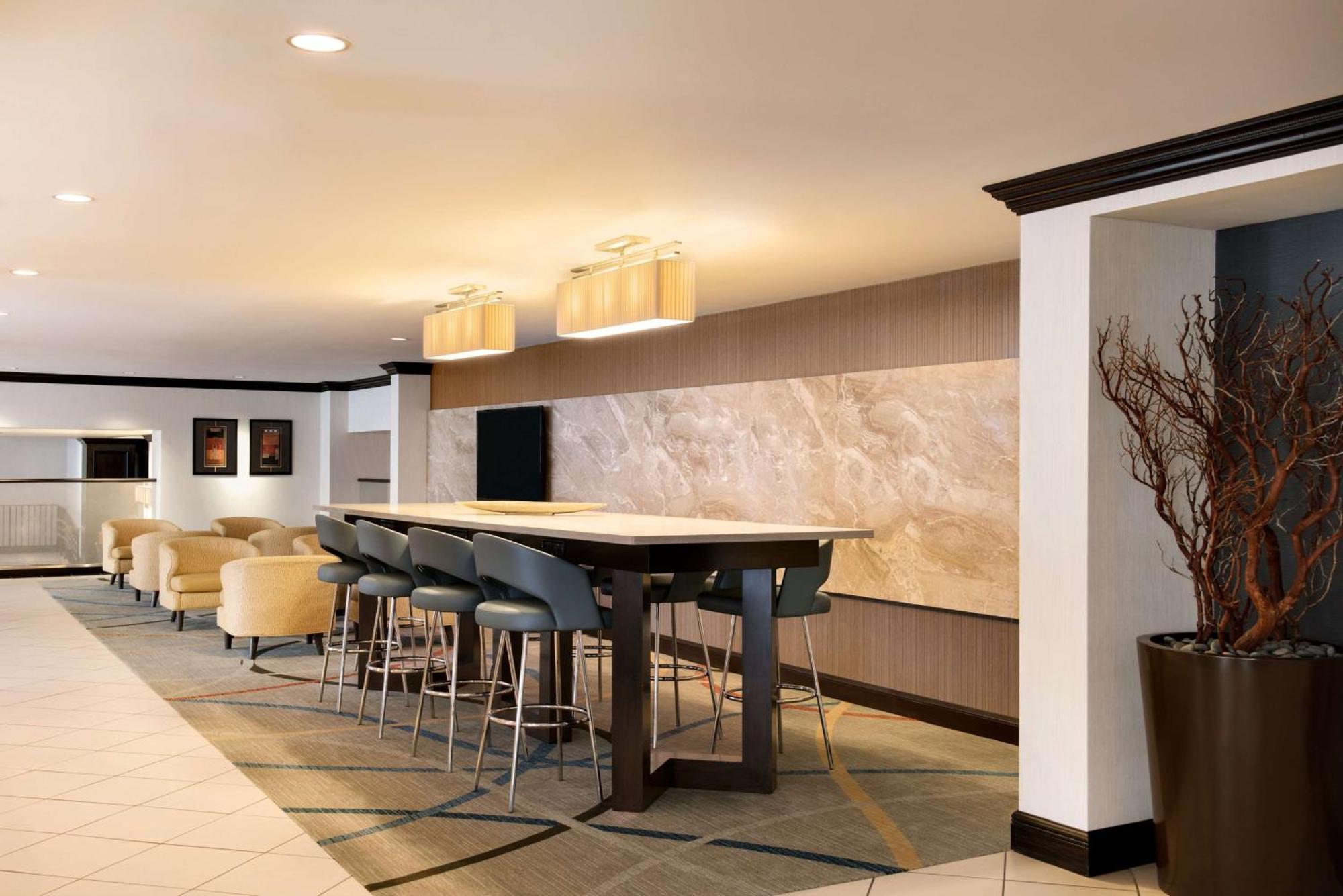 Hilton Orrington/Evanston Hotel Exterior photo